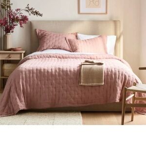 Quince European Linen Quilt in Dusty Mauve